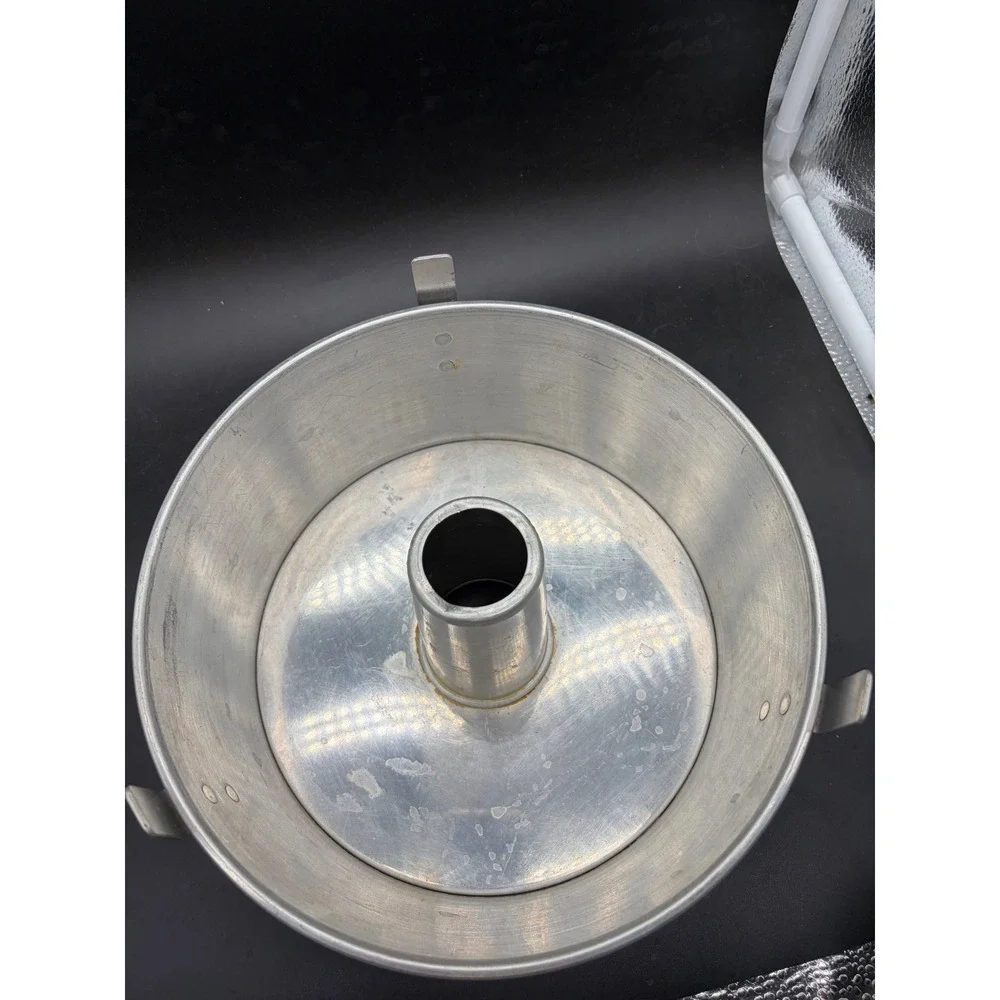 Vintage Aluminum Angel Food Cake Pan 10 Inch 2 Piece Tube Pan with Cooling‎ Feet